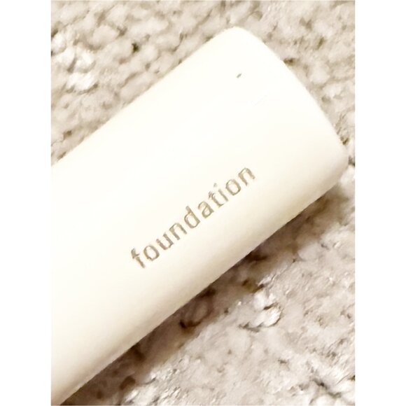 NEW La Mer The Foundation Brush - Picture 3 of 5